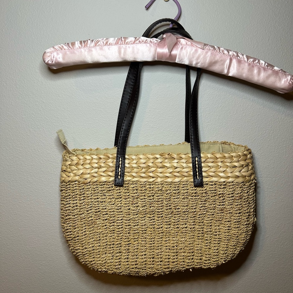 Chic Tan Woven Shoulder Bag with Brown Straps - Picture 2 of 8